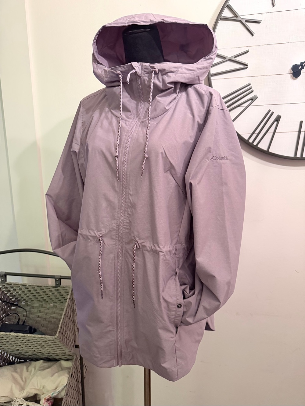 New condition Columbia Women's Lavender Hooded Rain Anorak